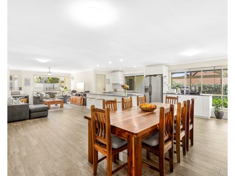 14 Humberside Close, Mudgeeraba QLD 4213