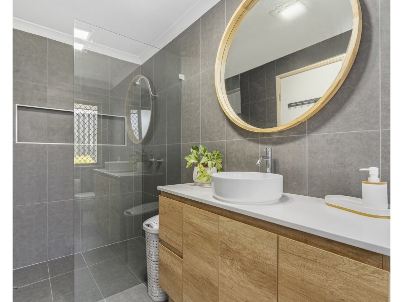 14 Humberside Close, Mudgeeraba QLD 4213