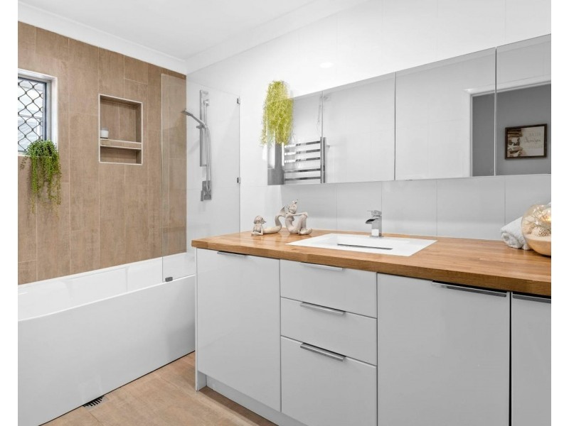 94 Third Avenue, Palm Beach QLD 4221