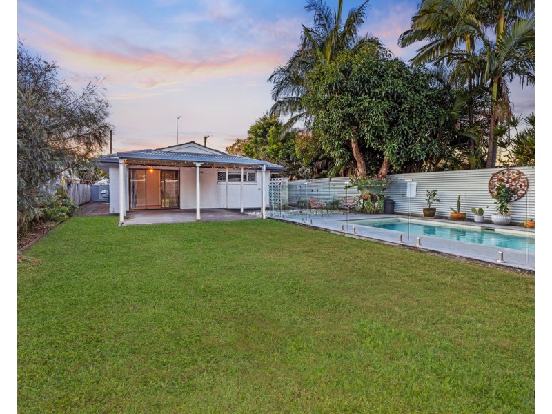 94 Third Avenue, Palm Beach QLD 4221