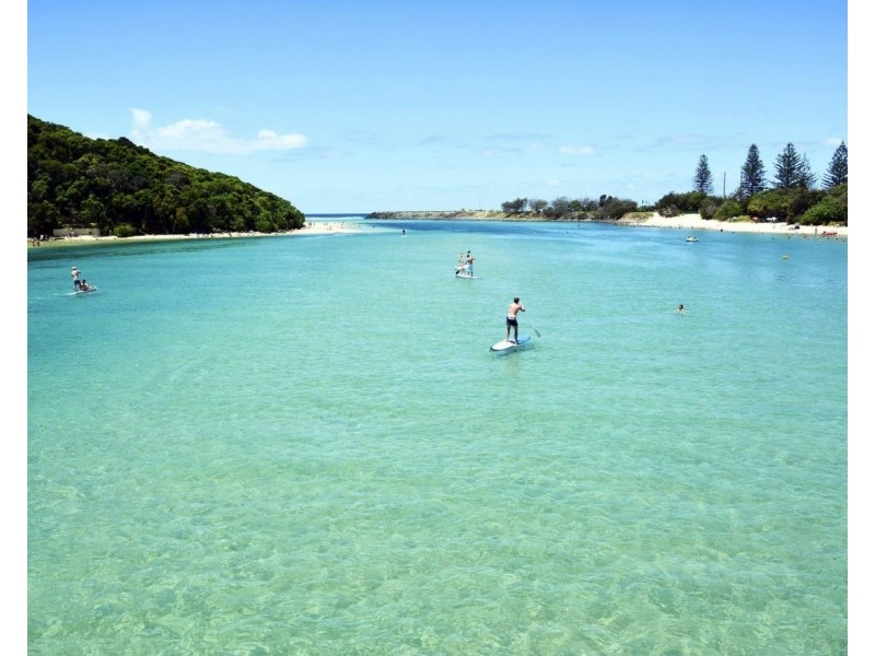 94 Third Avenue, Palm Beach QLD 4221