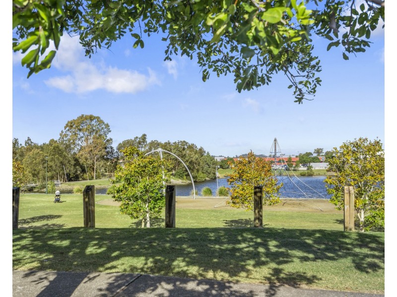 34 Stanford Avenue, Varsity Lakes QLD 4227