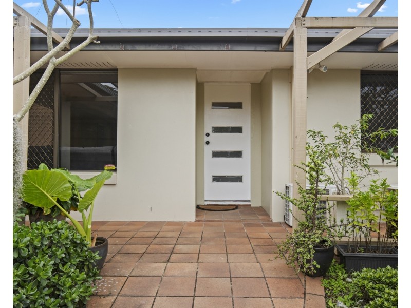 314 Rio Vista Boulevard, Mermaid Waters QLD 4218