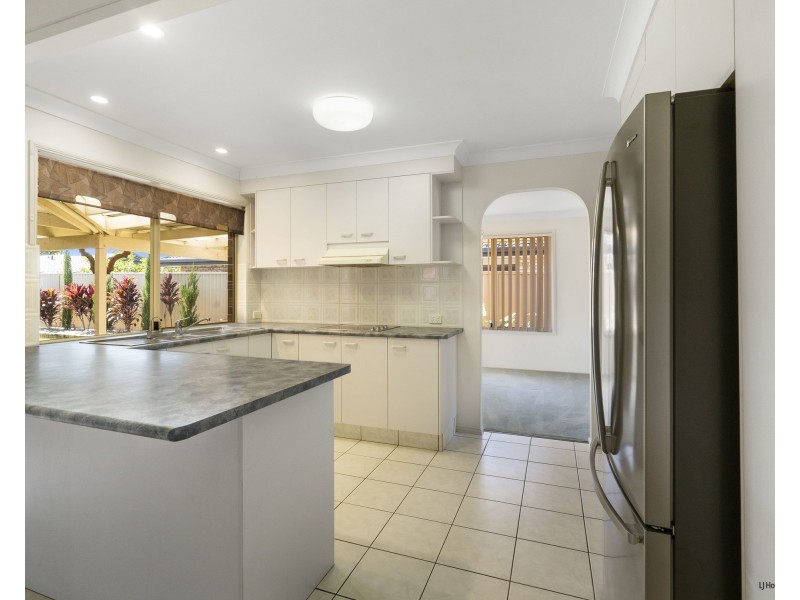 8 Chippendale Crescent, Currumbin Waters QLD 4223