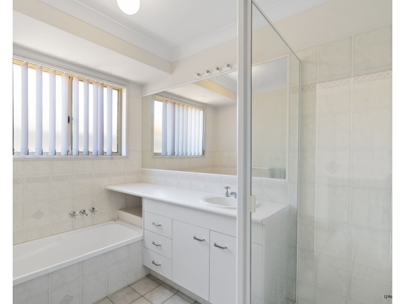 8 Chippendale Crescent, Currumbin Waters QLD 4223
