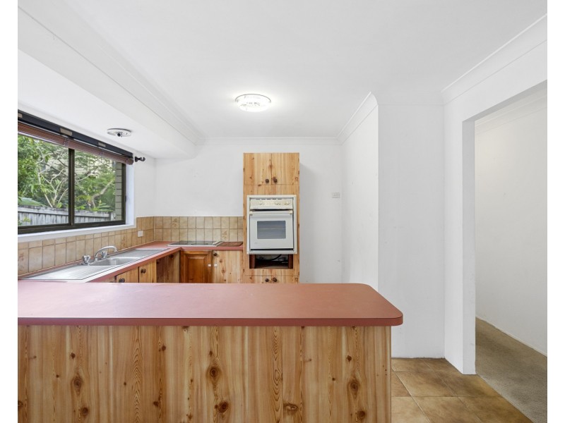 27 Currant Street, Elanora QLD 4221