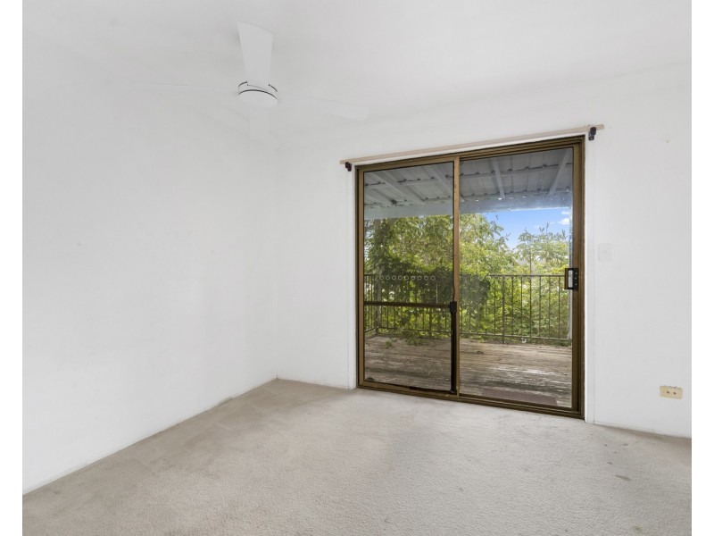27 Currant Street, Elanora QLD 4221