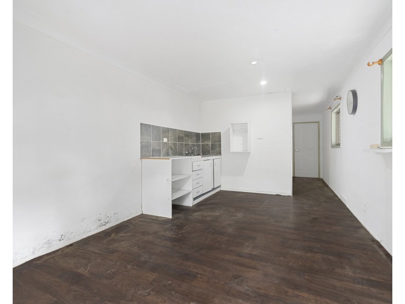 27 Currant Street, Elanora QLD 4221