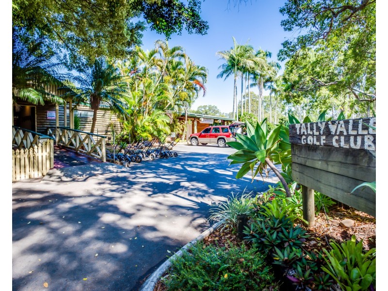 27 Currant Street, Elanora QLD 4221