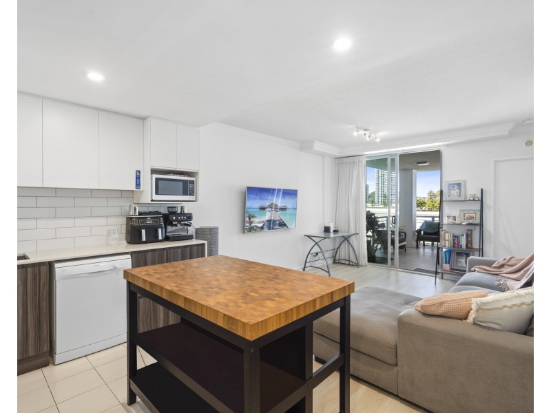 1309/10 Fifth Avenue, Palm Beach QLD 4221