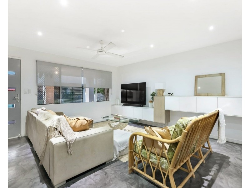 30 Japonica Drive, Palm Beach QLD 4221