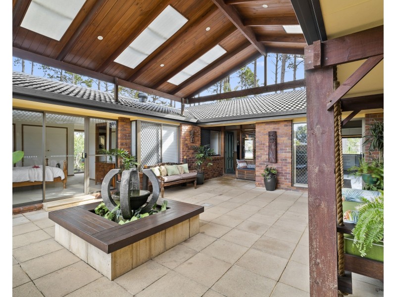 27 Pinon Close, Elanora QLD 4221