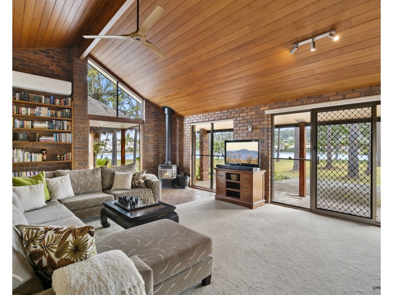 27 Pinon Close, Elanora QLD 4221