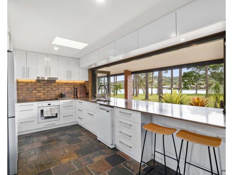27 Pinon Close, Elanora QLD 4221