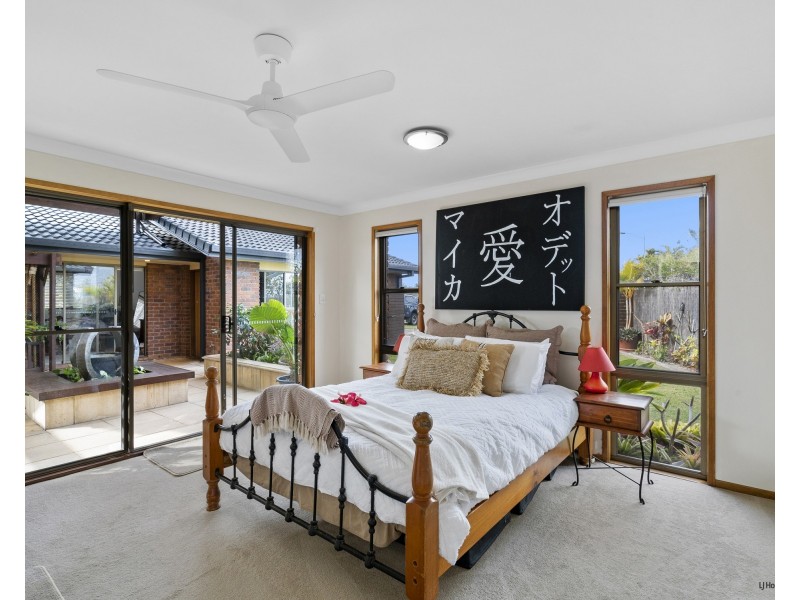 27 Pinon Close, Elanora QLD 4221