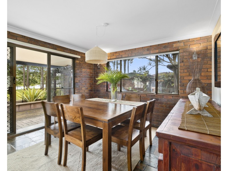 27 Pinon Close, Elanora QLD 4221
