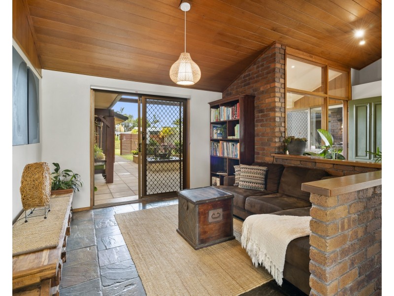 27 Pinon Close, Elanora QLD 4221