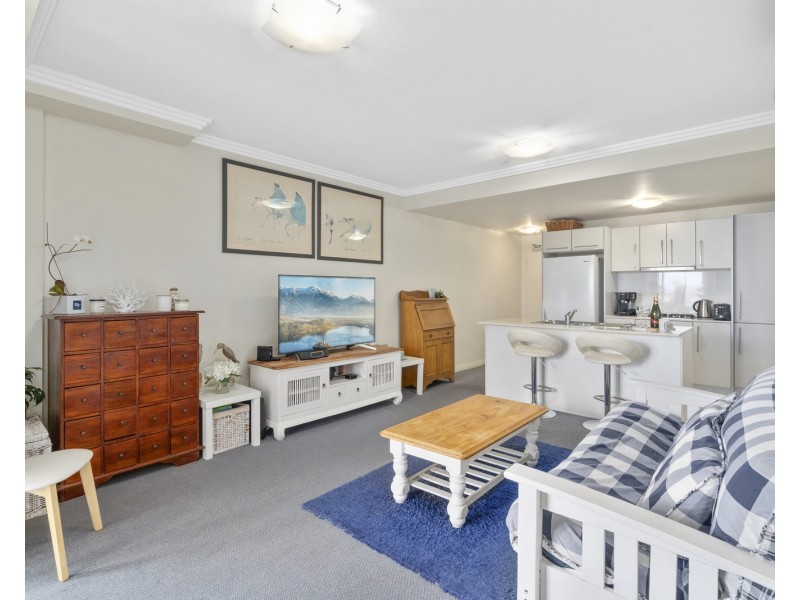 1204/10 Fifth Avenue, Palm Beach QLD 4221