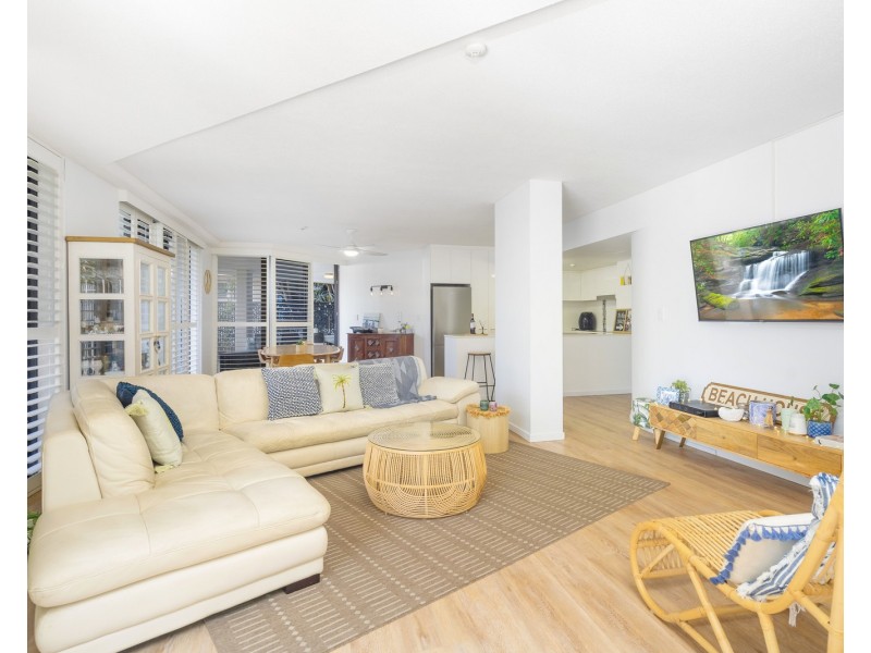 9/828 Pacific Parade, Currumbin QLD 4223