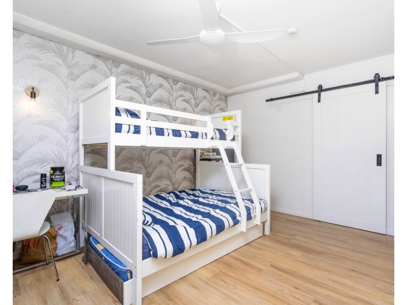 9/828 Pacific Parade, Currumbin QLD 4223