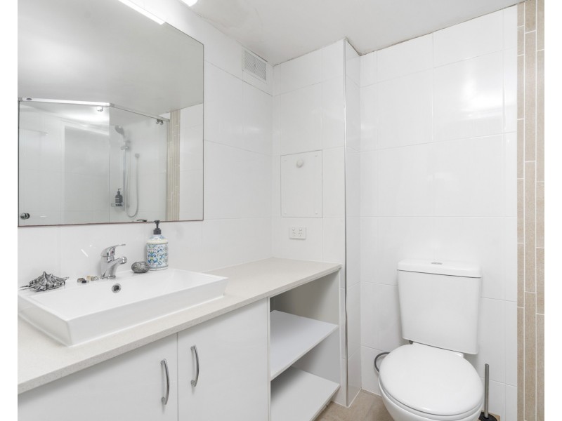 9/828 Pacific Parade, Currumbin QLD 4223