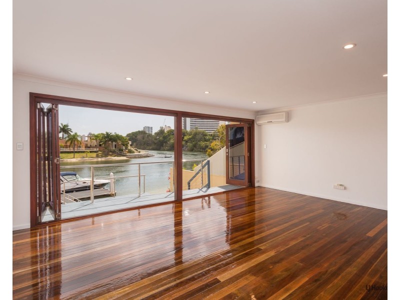 3/23 Hooker Boulevard, Broadbeach Waters QLD 4218