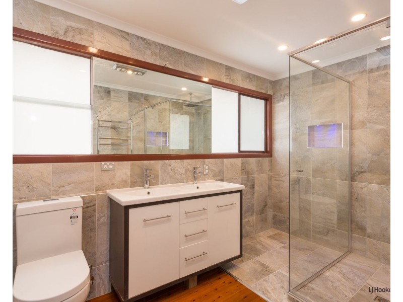 3/23 Hooker Boulevard, Broadbeach Waters QLD 4218