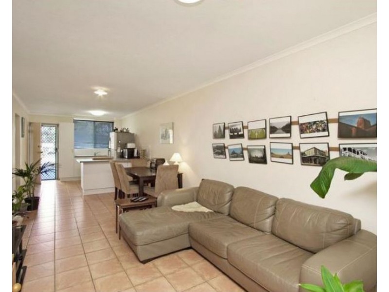 2/983 Gold Coast Highway, Palm Beach QLD 4221