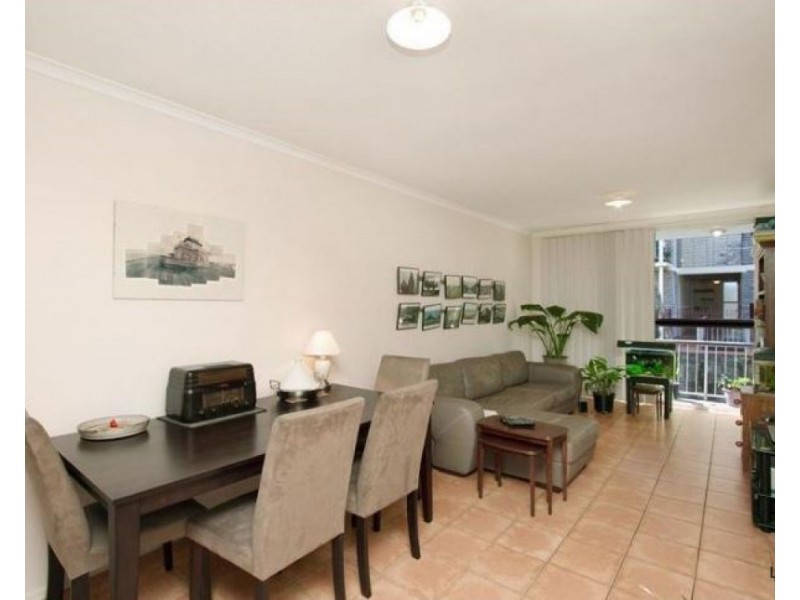 2/983 Gold Coast Highway, Palm Beach QLD 4221
