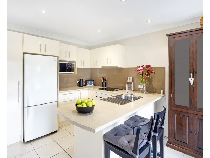 2/15 Simpsons Road, Elanora QLD 4221