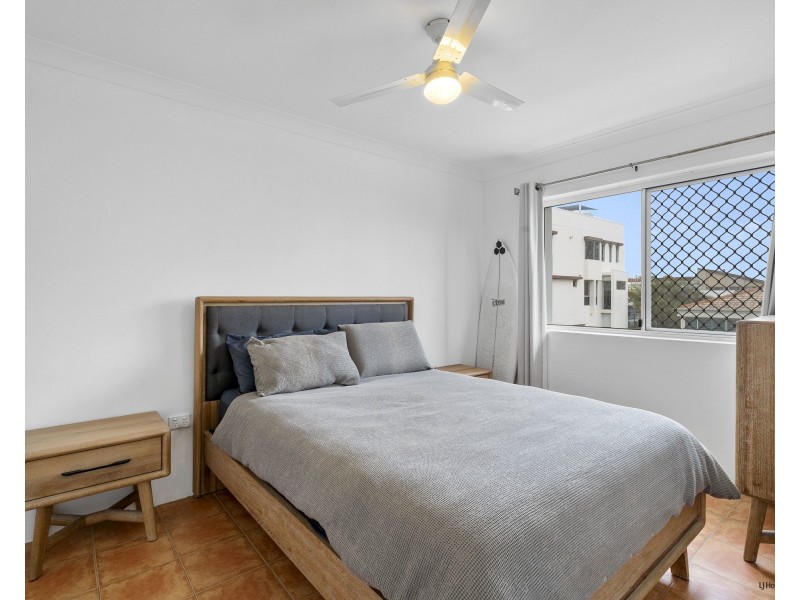 8/107 Hedges Avenue, Mermaid Beach QLD 4218