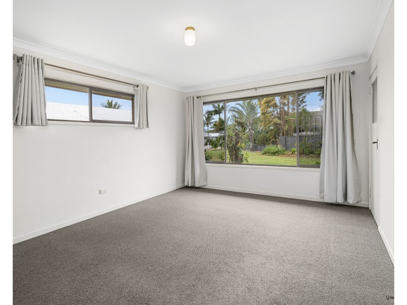 12 Cadence Avenue, Mermaid Waters QLD 4218