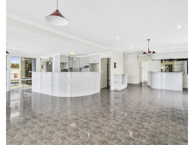 86 Melaleuca Drive, Palm Beach QLD 4221