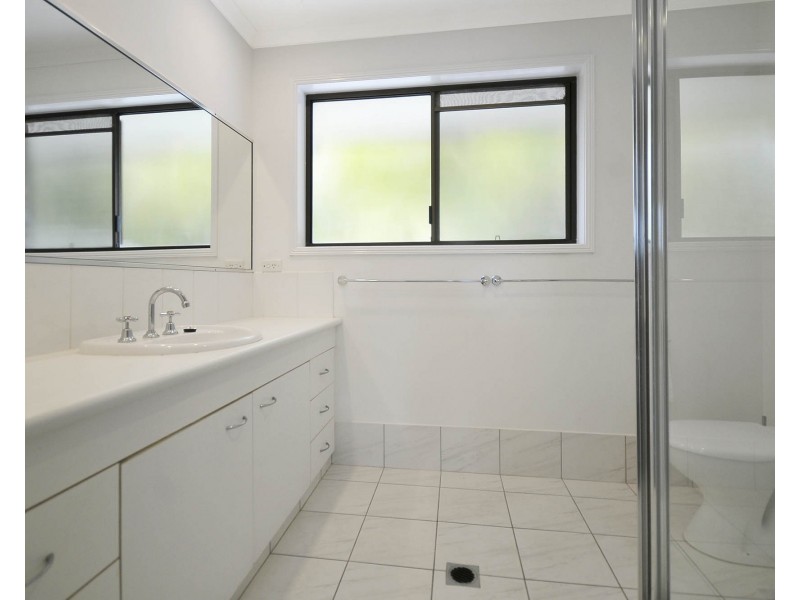 4 Myco Court, Elanora QLD 4221