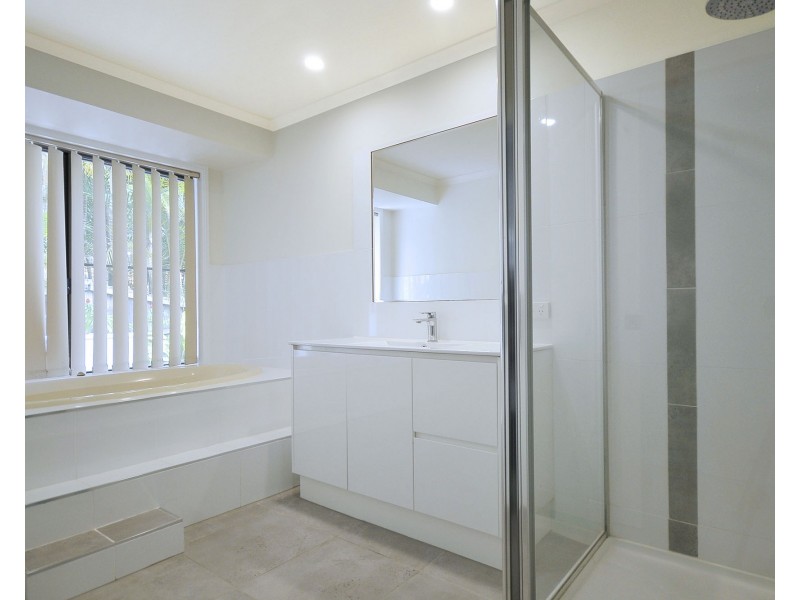 4 Myco Court, Elanora QLD 4221