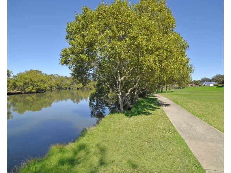 79 Casuarina Drive, Elanora QLD 4221