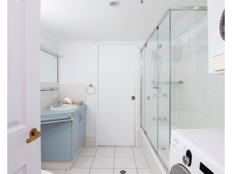 114/70-80 Marine Parade, Coolangatta QLD 4225