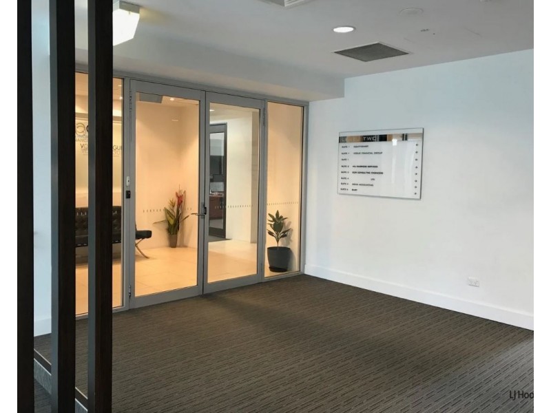 21 Lake Street, Varsity Lakes QLD 4227
