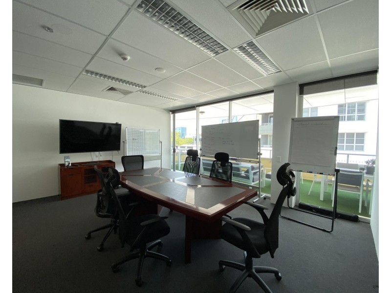 21 Lake Street, Varsity Lakes QLD 4227