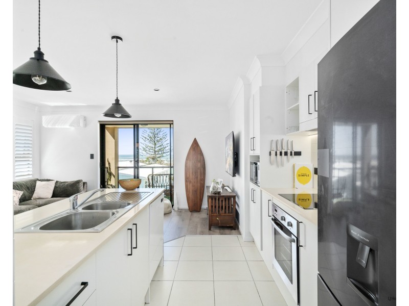 18/111-113 Golden Four Drive, Bilinga QLD 4225