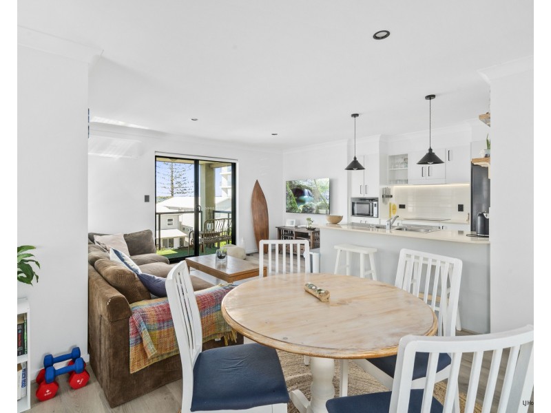 18/111-113 Golden Four Drive, Bilinga QLD 4225