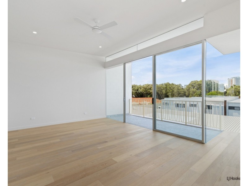 3/10 Simpson Street, Coolangatta QLD 4225