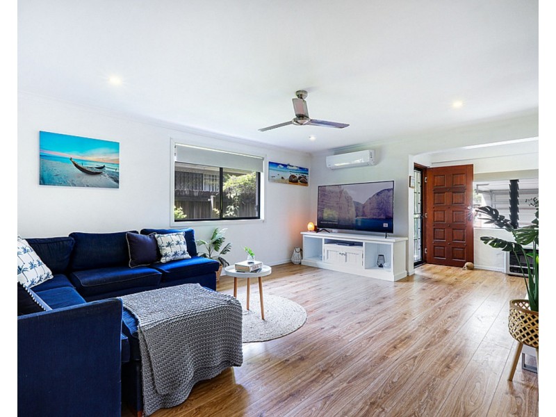 24 Cypress Terrace, Palm Beach QLD 4221