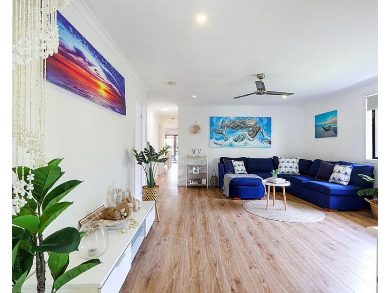 24 Cypress Terrace, Palm Beach QLD 4221