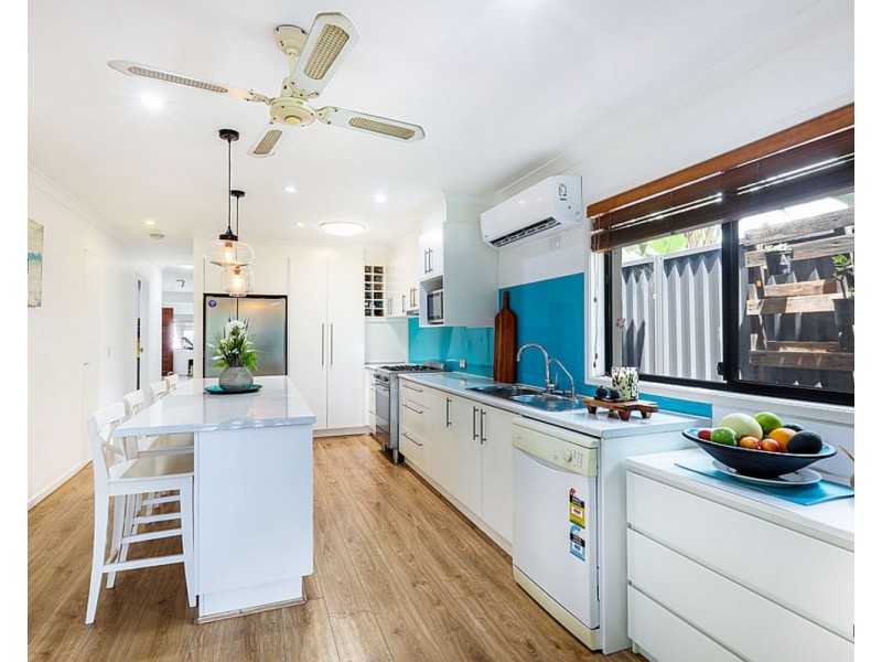 24 Cypress Terrace, Palm Beach QLD 4221