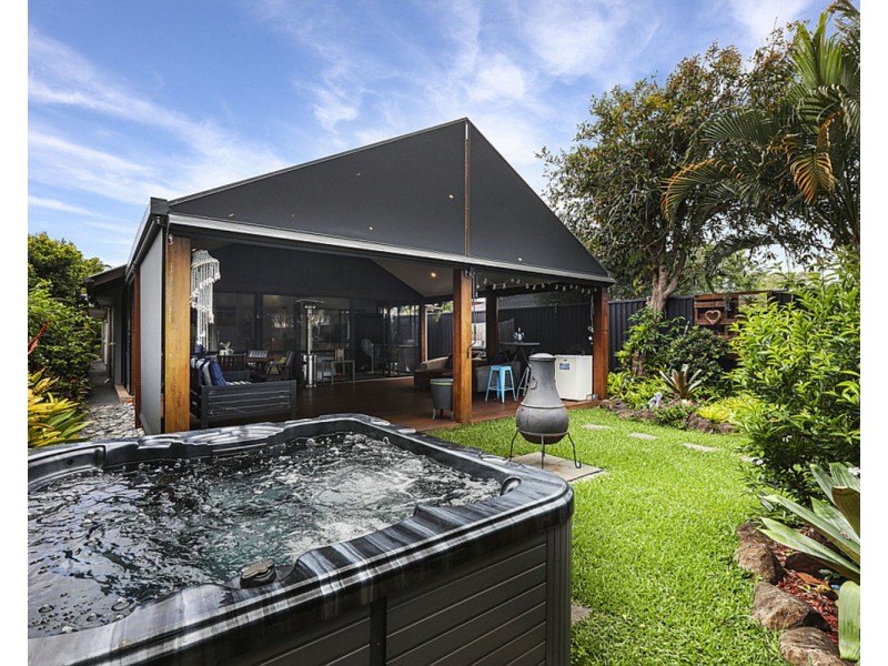 24 Cypress Terrace, Palm Beach QLD 4221