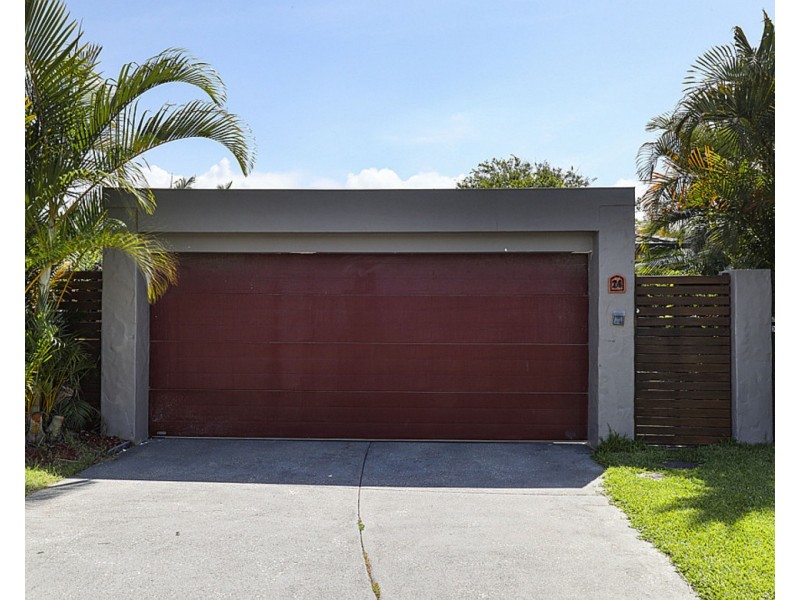 24 Cypress Terrace, Palm Beach QLD 4221