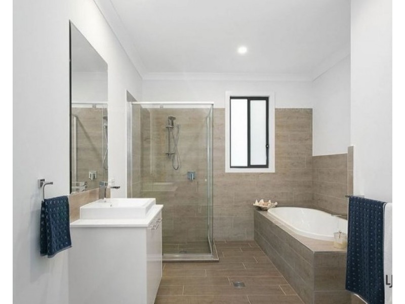 10 Horizon Place, Reedy Creek QLD 4227