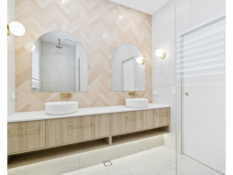 2/29 Twenty Third Avenue, Palm Beach QLD 4221