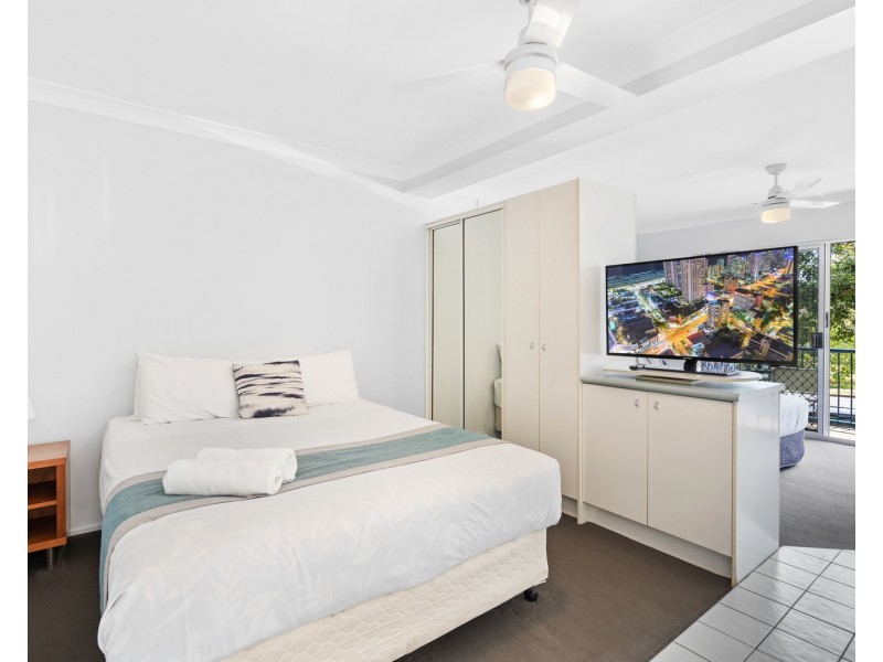 19/125 Frank Street, Labrador QLD 4215